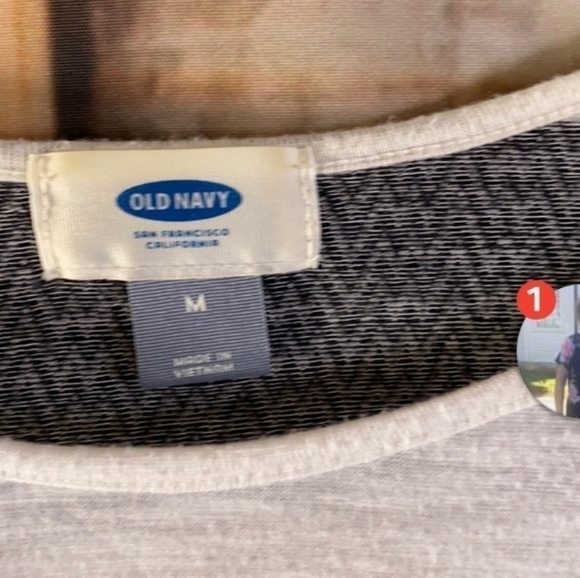 Old Navy M Gray And White Striped Short Sleeve Lightweight Stretchy Top - Picture 3 of 5